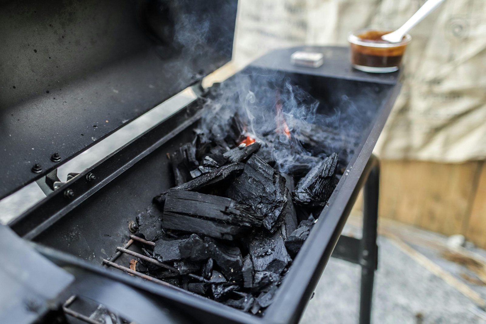 Pellet Grill vs Charcoal: Which Tastes Better? (2026)