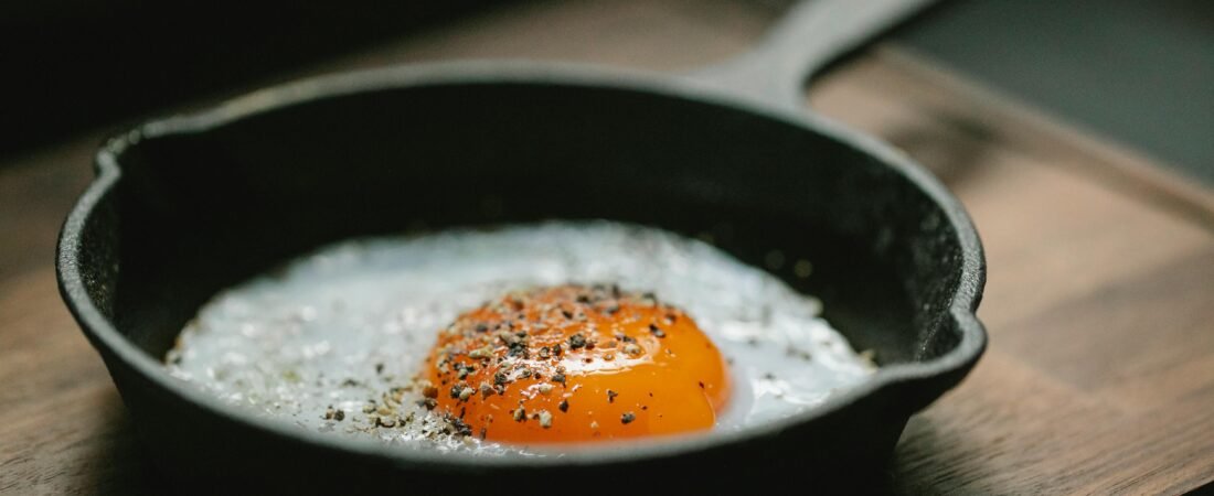 Cast Iron vs Stainless Steel Pan: Which Wins in 2026?
