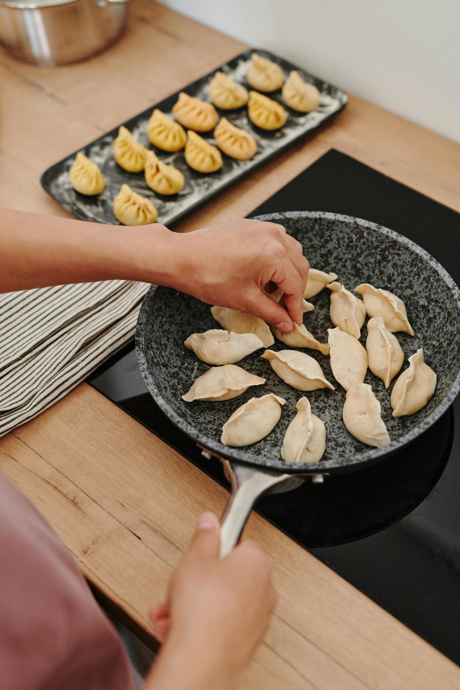 Ceramic vs Nonstick Cookware: What Should You Buy in 2026?